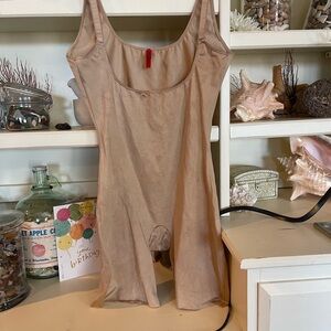 Spanks body shaper under breast